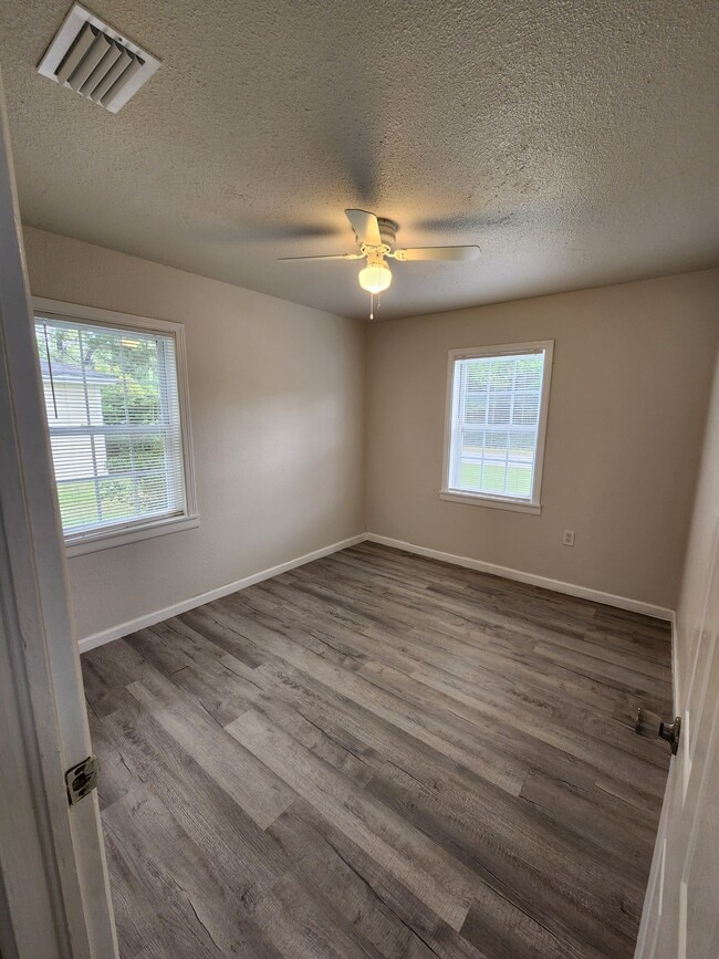 Building Photo - 113 Morningside Dr