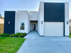 Building Photo - 1412 El CAPORAL DR.
