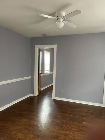 Building Photo - 115 Sycamore St