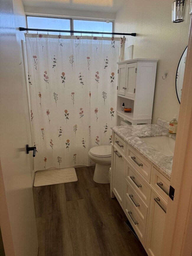 Building Photo - PAL