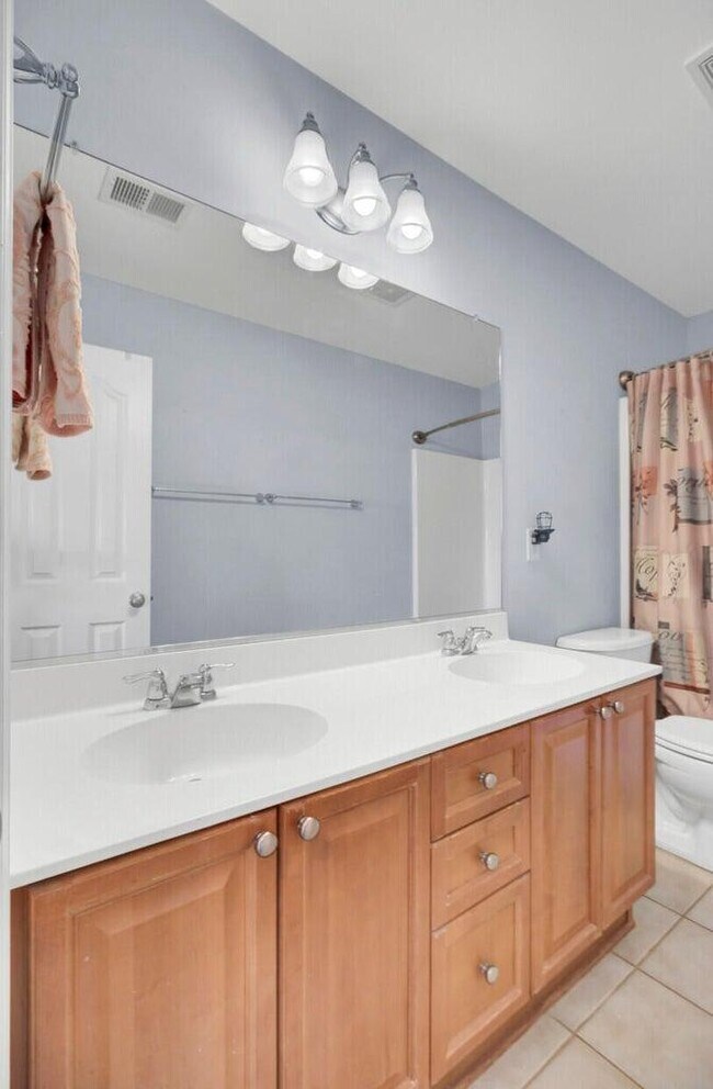 Building Photo - 1428 Bloomingdale Ln