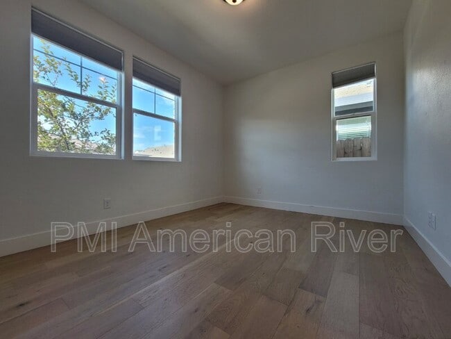 Building Photo - 12773 Tower Beach Way