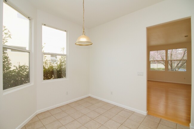 Building Photo - West Davis 4 Bedroom 2.5 Bathroom Home Rig...