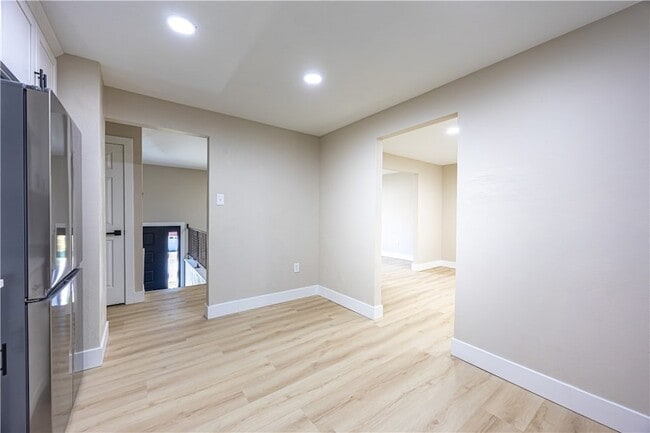 Building Photo - 476 Fielding Dr