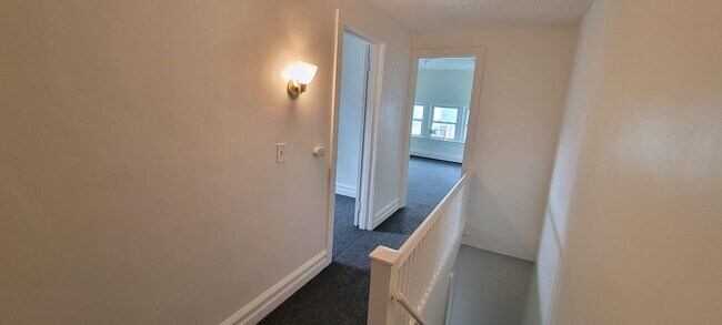 Building Photo - 227 S 16th St