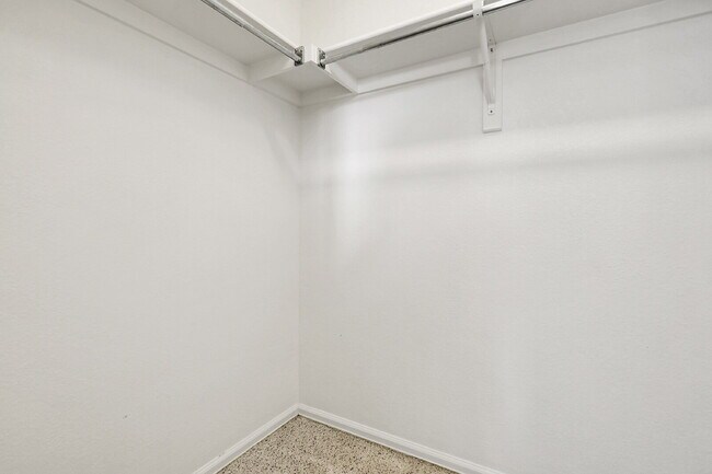 Building Photo - $2,650.00 - 4 Bedrooms, 2.5 Bathrooms, Sin...