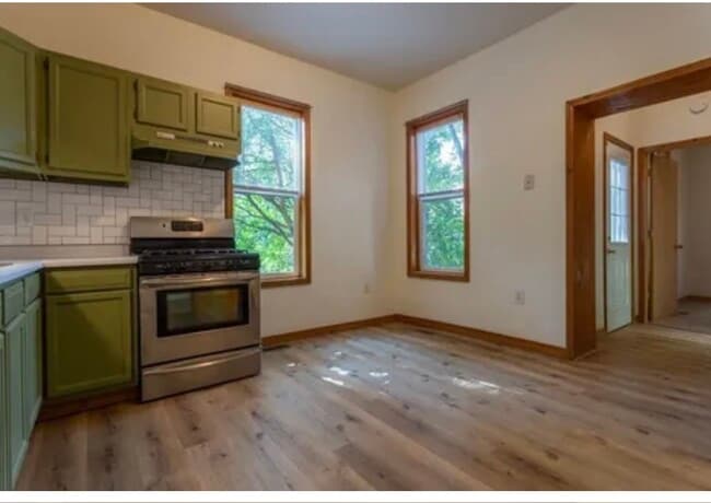 Building Photo - 945 Spruce St