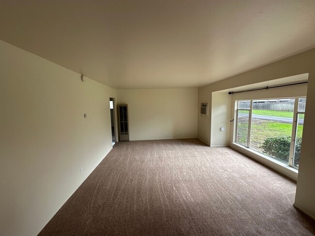 Building Photo - 3120 Alder Way