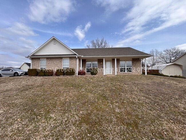 Building Photo - 1662 E Gate Cir