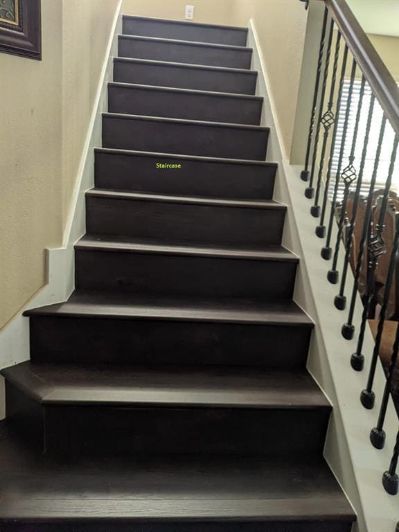 Building Photo - 14308 Lake Victor Dr