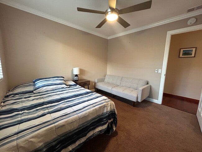 Building Photo - Rent Today!! Stunning 3-Bedroom Condo with Unbeatable Views!