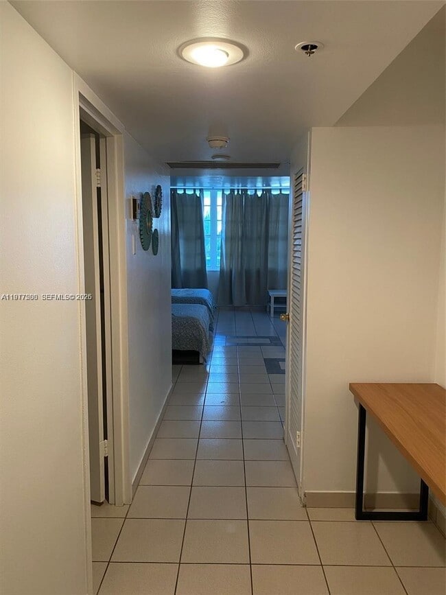 Building Photo - 100 Lincoln Rd