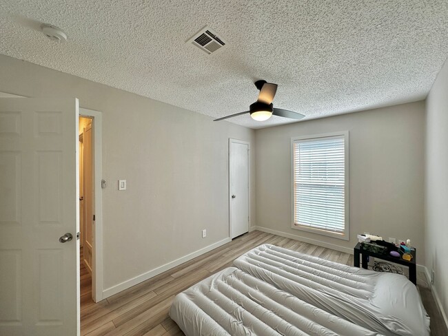 Building Photo - Remodeled