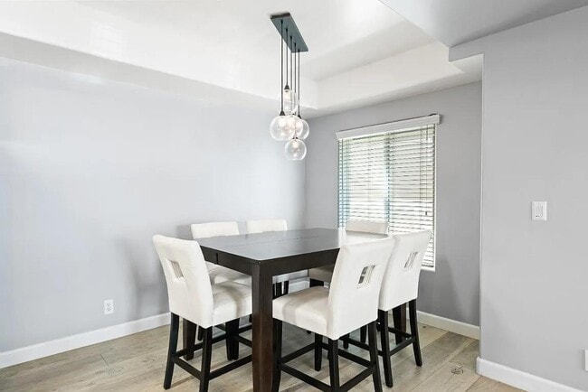 Building Photo - 108 Balbach St