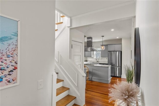 Building Photo - 35 Hall Ave