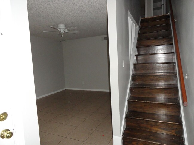 Building Photo - Newly Remodeled Townhouse in Valdosta