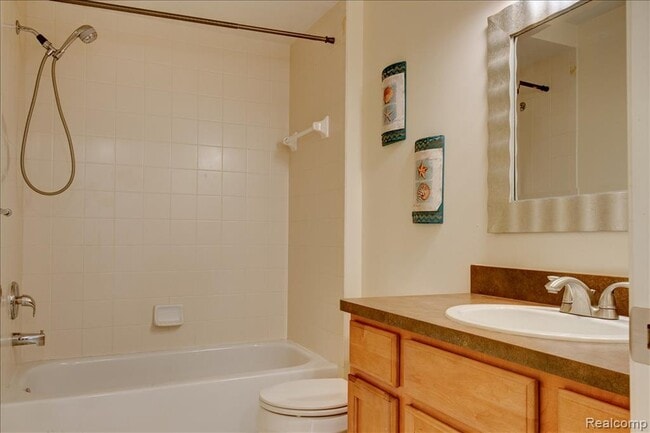 Building Photo - 45898 Grant Ct