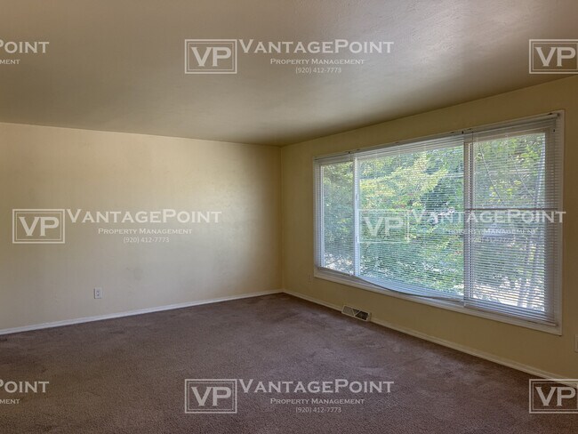 Building Photo - 635 Alpine Dr