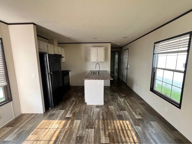 Building Photo - 123