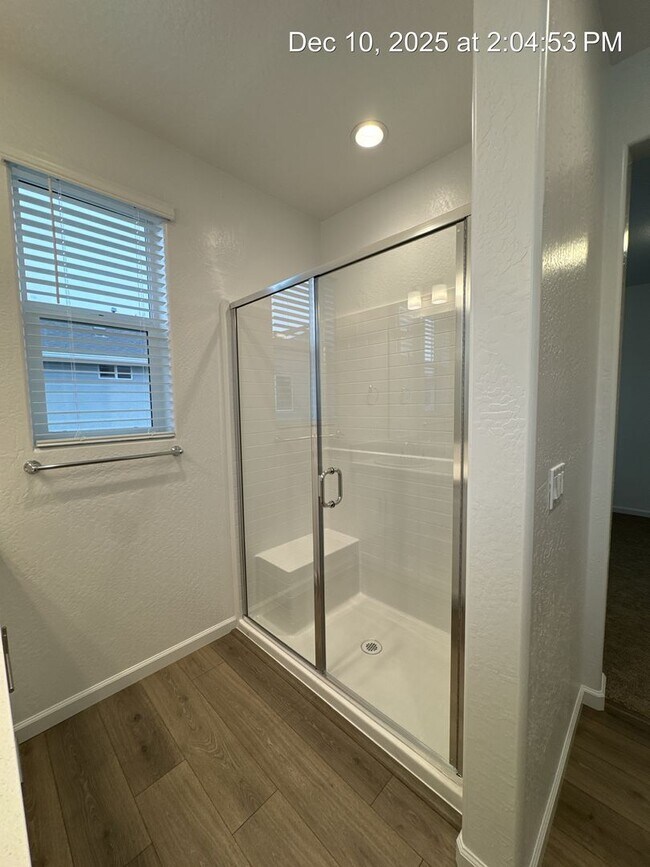 Building Photo - Newly built Home!