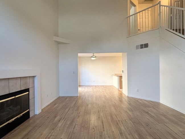 Building Photo - Great Two Bedroom Townhouse with a 1 car garage near Silverado Ranch area