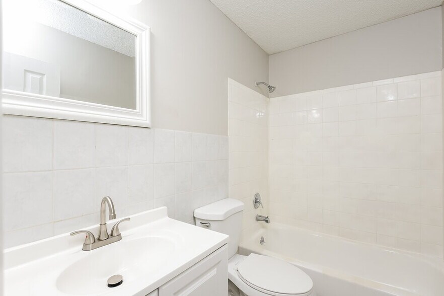 Building Photo - 4314 Pine Hills Cir