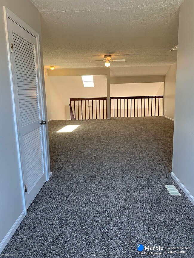 Building Photo - 3 br, 1 bath Townhome - 1426 Dighton Ct