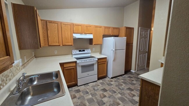 Building Photo - 3835 Strawberry Field Grove