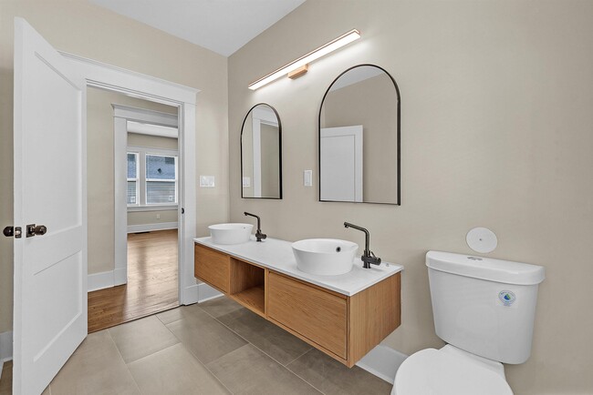 Building Photo - 2245 Monroe Ave