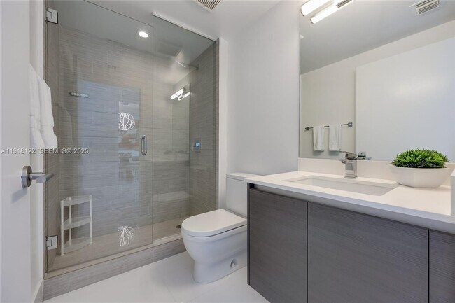 Building Photo - 300 Sunny Isles Blvd