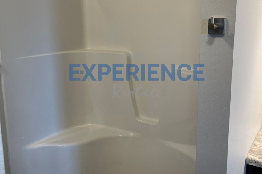 Building Photo - 5413 S Huntwood Ave