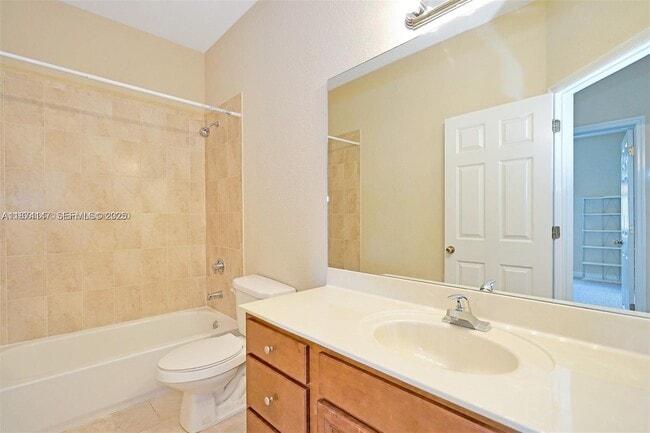 Building Photo - 1048 NE 208th St