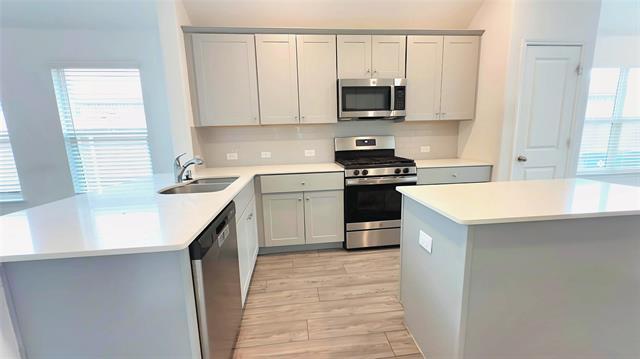 Building Photo - 2925 Meadowlands Dr