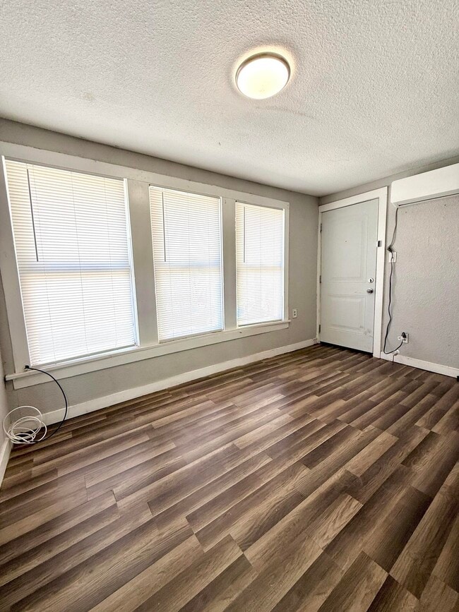 Building Photo - 2109 22nd St