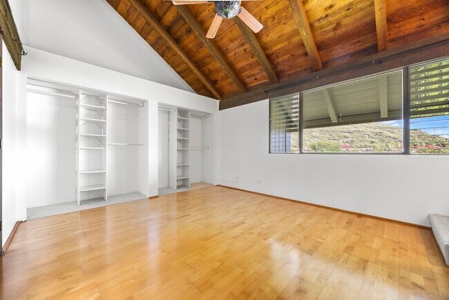 Building Photo - 370 Kawaihae St