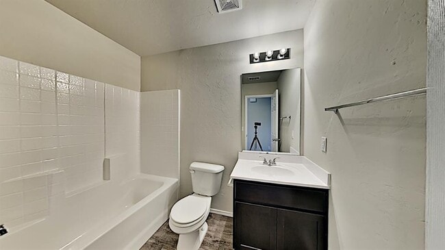 Building Photo - 309 Blue Dr