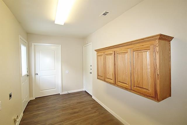 Building Photo - 1110 S Hall St