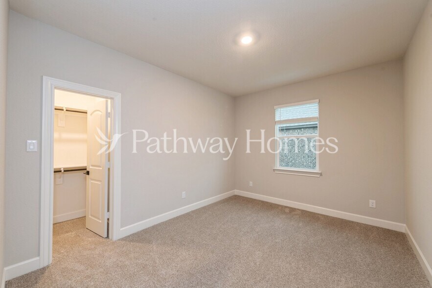 Building Photo - 624 Brookside Dr