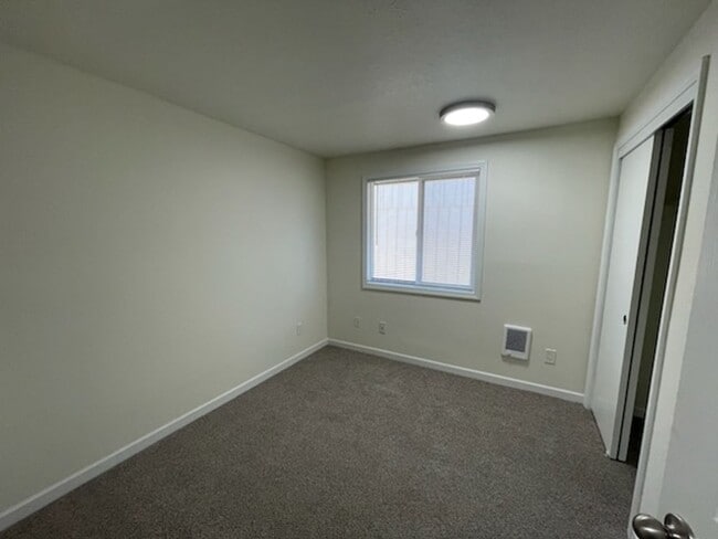 Building Photo - Newly Remodeled 3 Bedroom 1 Bathroom Ranch...