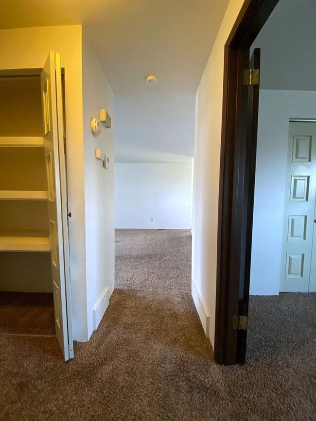 Building Photo - Cute Duplex