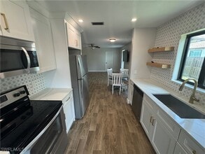 Building Photo - 27731 Arroyal Rd