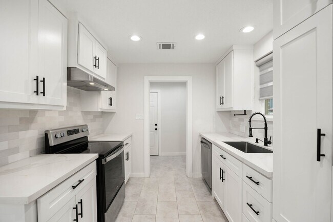Building Photo - 6235 Weststar Ln