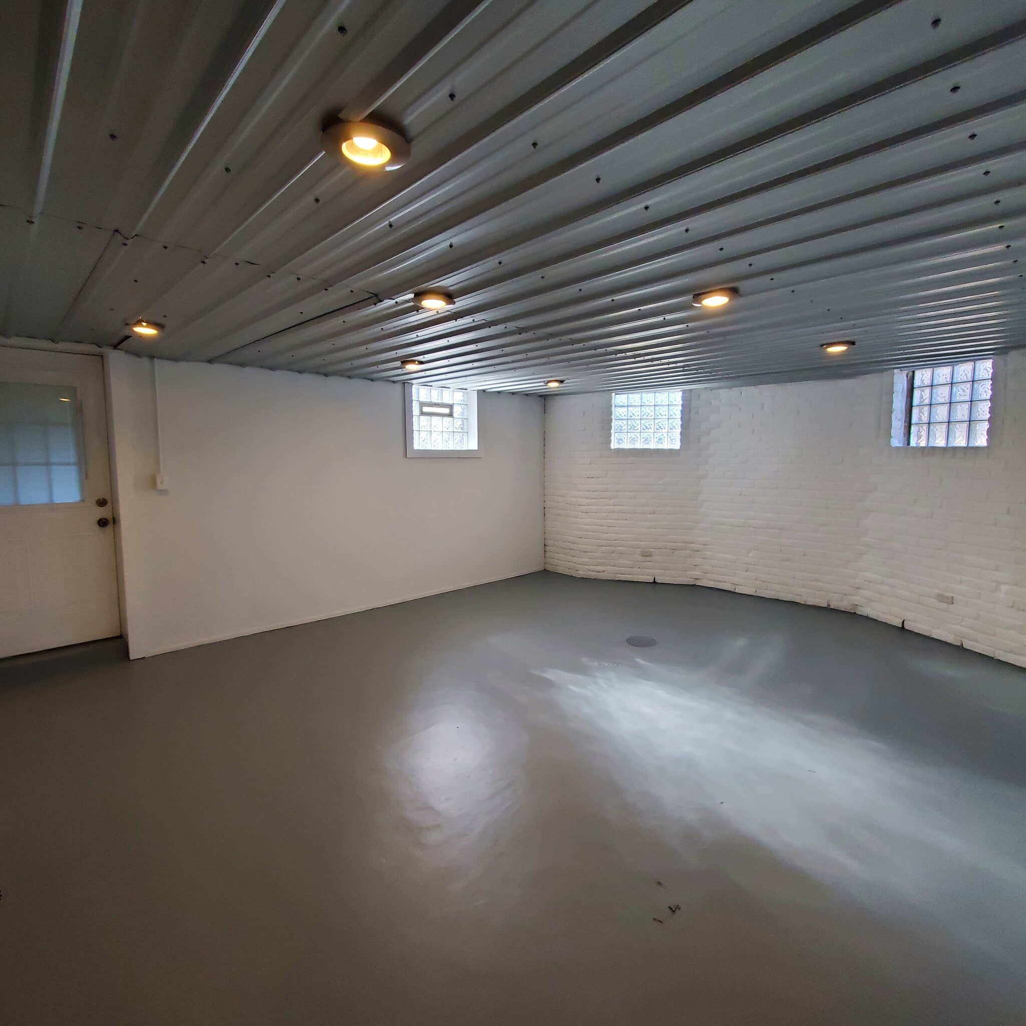 Building Photo - 3047 Feltz Ave