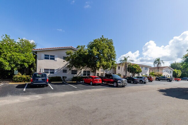 Building Photo - 2591 NE 55th Ct