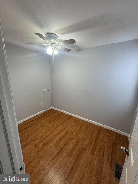 Building Photo - 24 E Abbottsford Ave