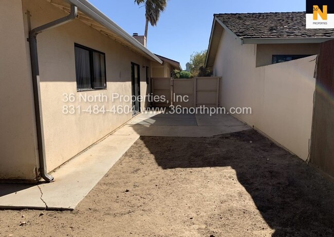 Building Photo - Spacious 3 bed 2 bath home in Greenfield