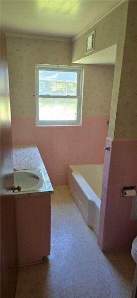 Building Photo - 1918 W Wedington Dr