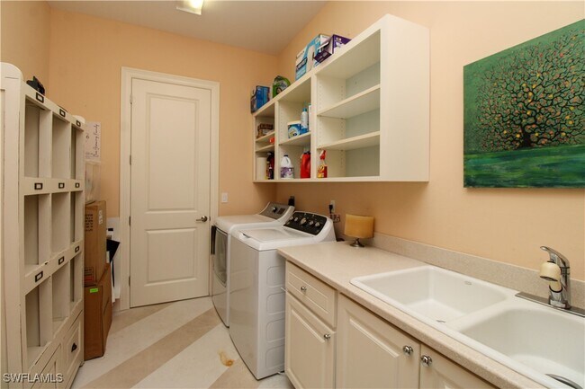 Building Photo - 6184 Whitaker Rd