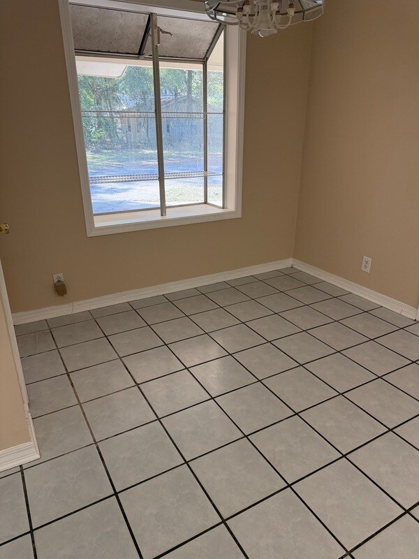 Building Photo - 4925 Janice Dr