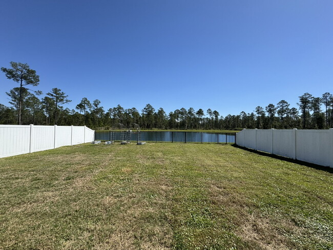 Building Photo - Village Park - Lake Asbury